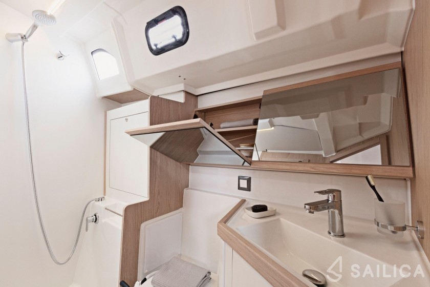Oceanis 46.1 - Yacht Charter Sailica