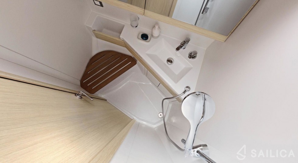 Oceanis 46.1 - Yacht Charter Sailica