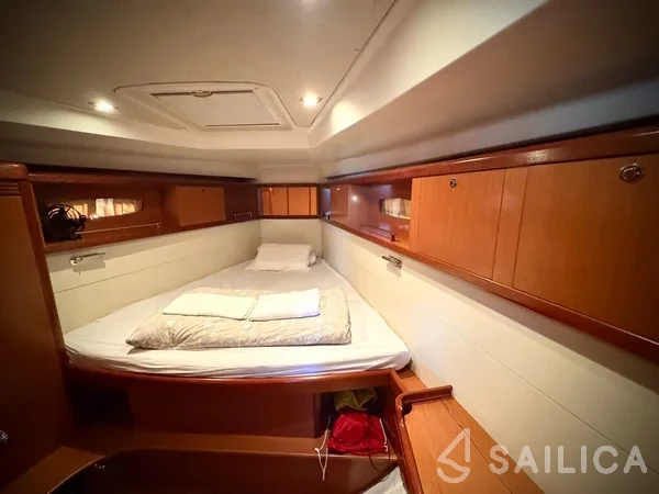 Oceanis 46 - Yacht Charter Sailica