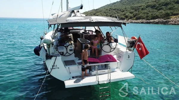 Oceanis 48 - Yacht Charter Sailica