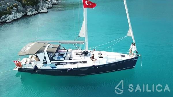 Oceanis 48 - Yacht Charter Sailica