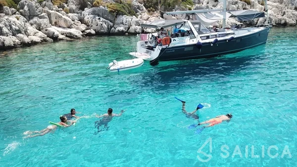 Oceanis 48 - Yacht Charter Sailica
