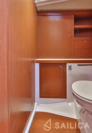 Oceanis 48 - Yacht Charter Sailica