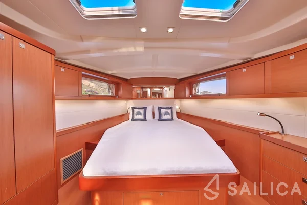 Oceanis 48 - Yacht Charter Sailica