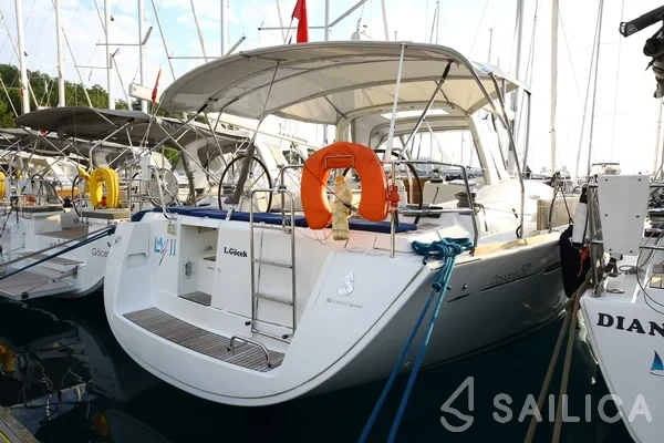 Oceanis 50 Family - Yacht Charter Sailica