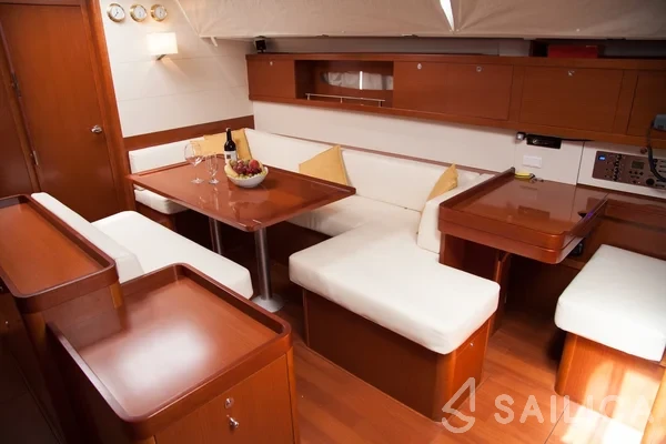 Oceanis 50 Family - Yacht Charter Sailica