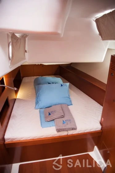 Oceanis 50 Family - Yacht Charter Sailica