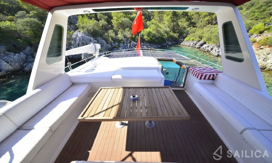 Custom Built - Yacht Charter Sailica