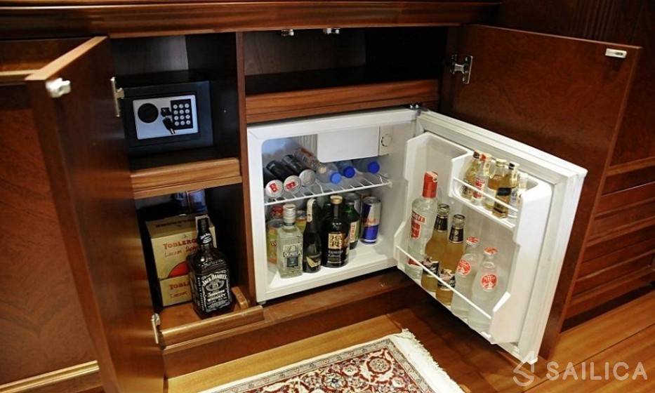 Custom Built - Yacht Charter Sailica