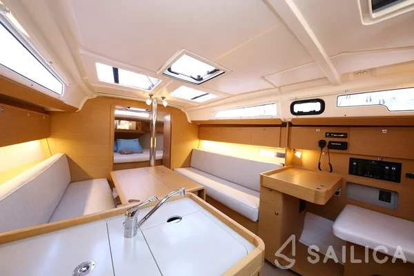 Dufour 360 GL - Yacht Charter Sailica