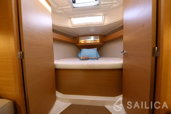 Dufour 360 GL - Yacht Charter Sailica