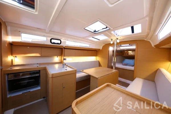 Dufour 360 GL - Yacht Charter Sailica