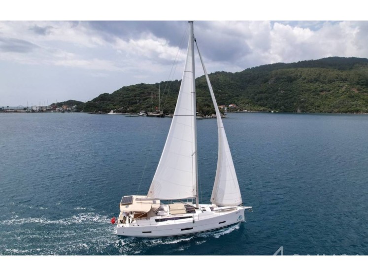 Dufour 430 - Yacht Charter Sailica