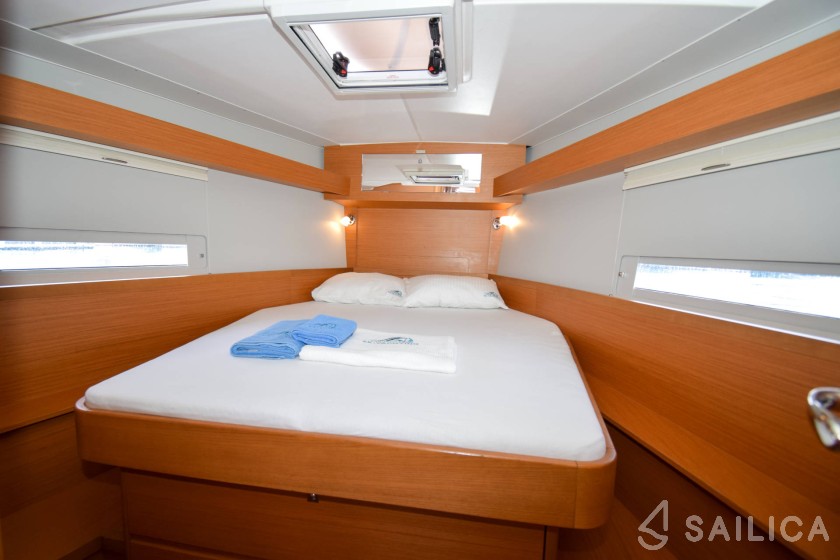 Dufour 430 - Yacht Charter Sailica
