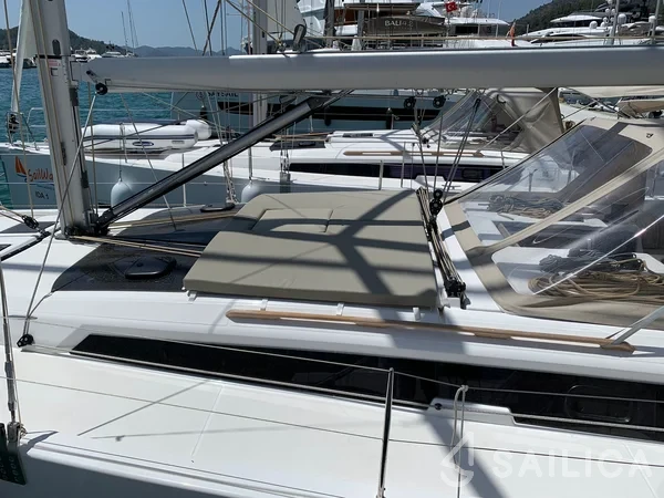 Dufour 430 - Yacht Charter Sailica