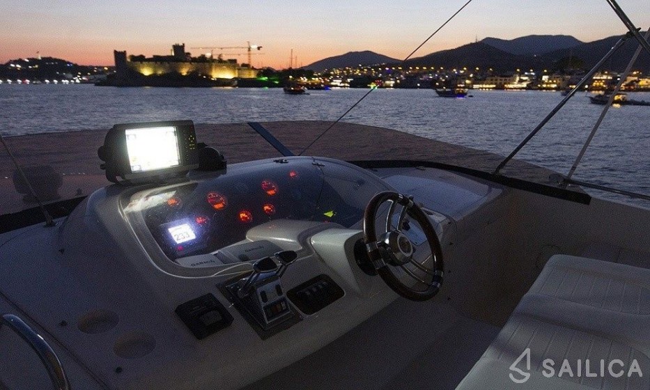 Fairline Squadron 65 - Yacht Charter Sailica