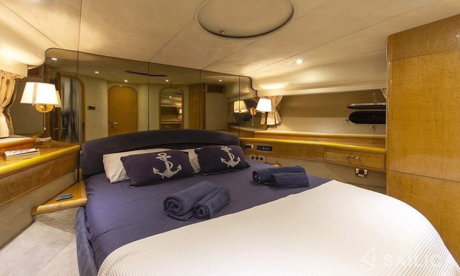Fairline Squadron 65 - Yacht Charter Sailica