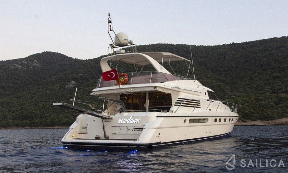 Fairline Squadron 65 - Yacht Charter Sailica
