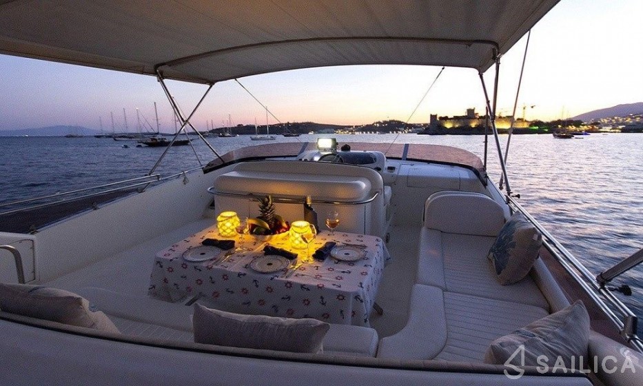 Fairline Squadron 65 - Yacht Charter Sailica