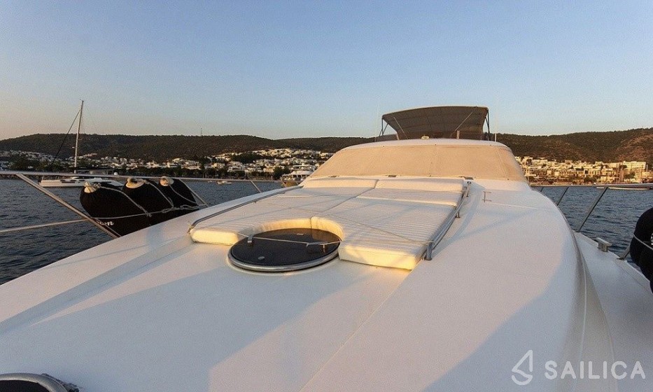 Fairline Squadron 65 - Yacht Charter Sailica