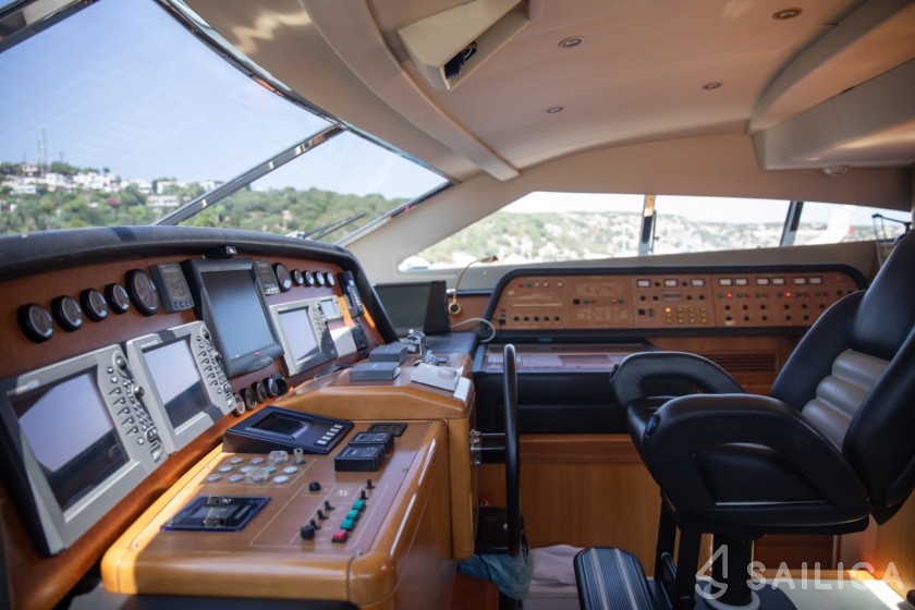 Ferretti 94 - Yacht Charter Sailica