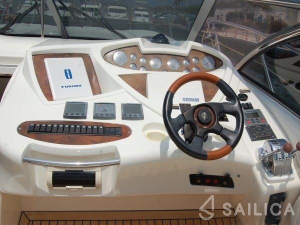 Ferretti 94 - Yacht Charter Sailica