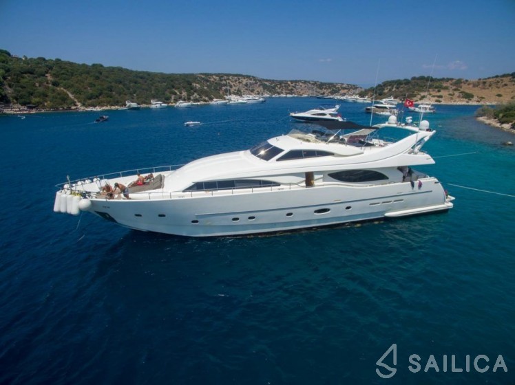 Ferretti 94 - Yacht Charter Sailica