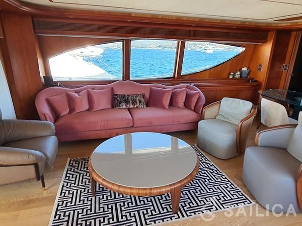 Ferretti 94 - Yacht Charter Sailica