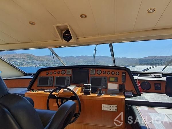 Ferretti 94 - Yacht Charter Sailica