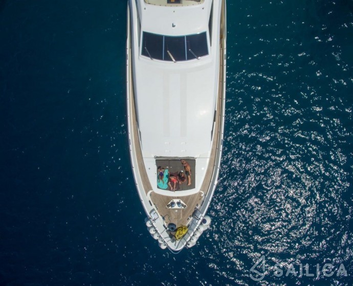 Ferretti 94 - Yacht Charter Sailica