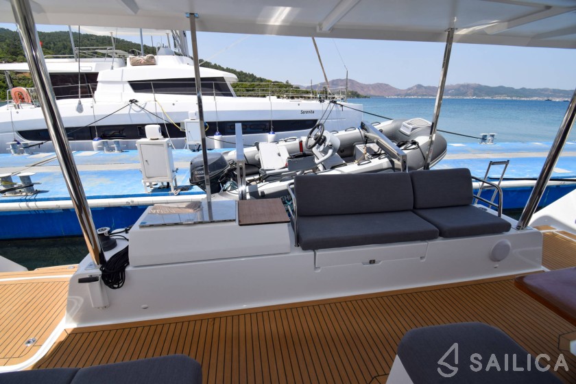 Elba 45 - Yacht Charter Sailica