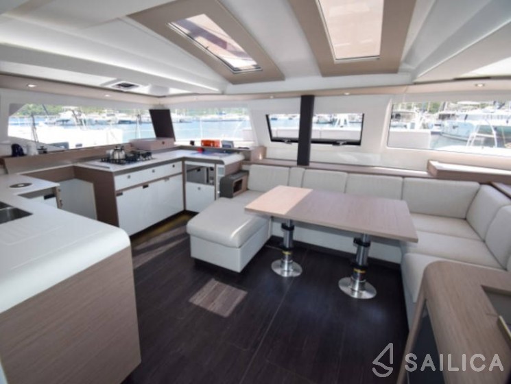 Elba 45 - Yacht Charter Sailica