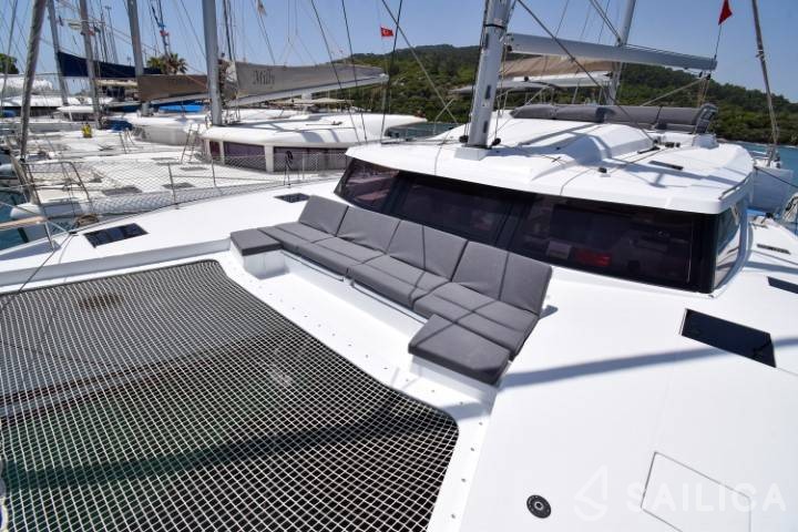 Elba 45 - Yacht Charter Sailica
