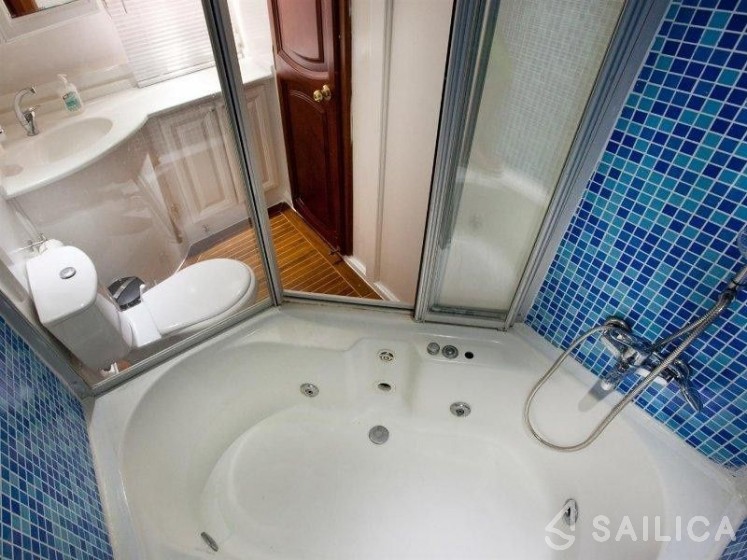 Gulet - Yacht Charter Sailica