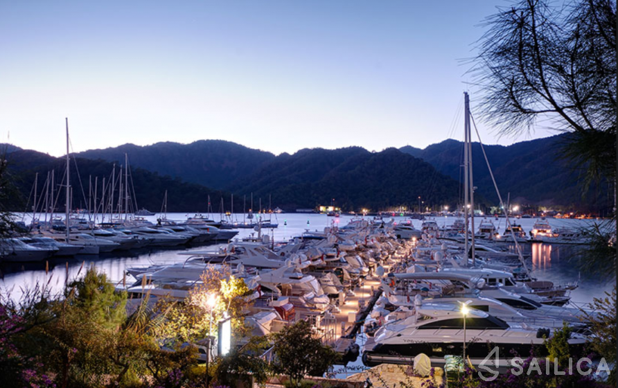 Gulet - Yacht Charter Sailica