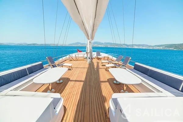 Gulet - Yacht Charter Sailica
