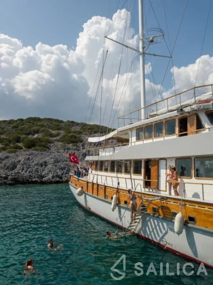Gulet - Yacht Charter Sailica