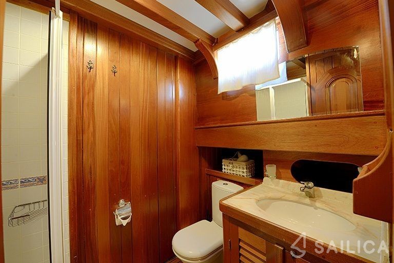 Gulet - Yacht Charter Sailica