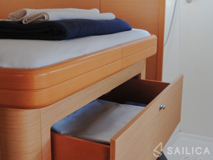 Lagoon 420 - Yacht Charter Sailica