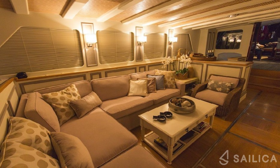 Gulet - Yacht Charter Sailica