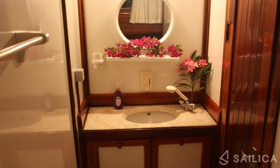 Gulet - Yacht Charter Sailica