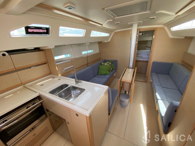 More 40 - Yacht Charter Sailica