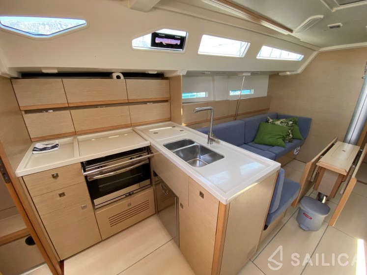 More 40 - Yacht Charter Sailica