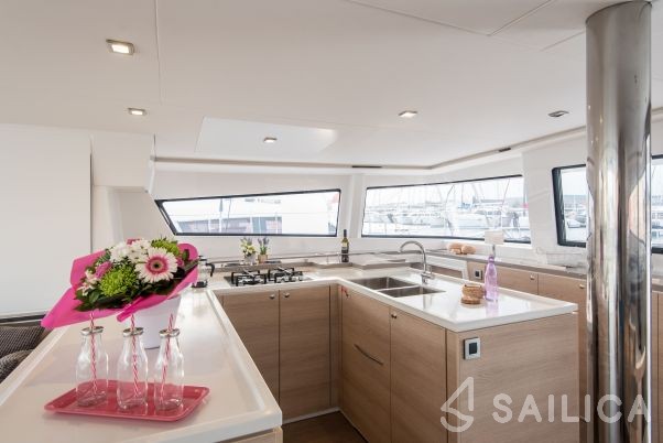 Bali 5.4. - Yacht Charter Sailica