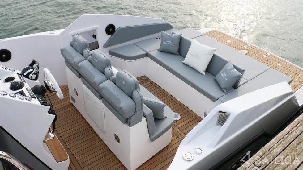 Aurea 30 Cabin - Yacht Charter Sailica