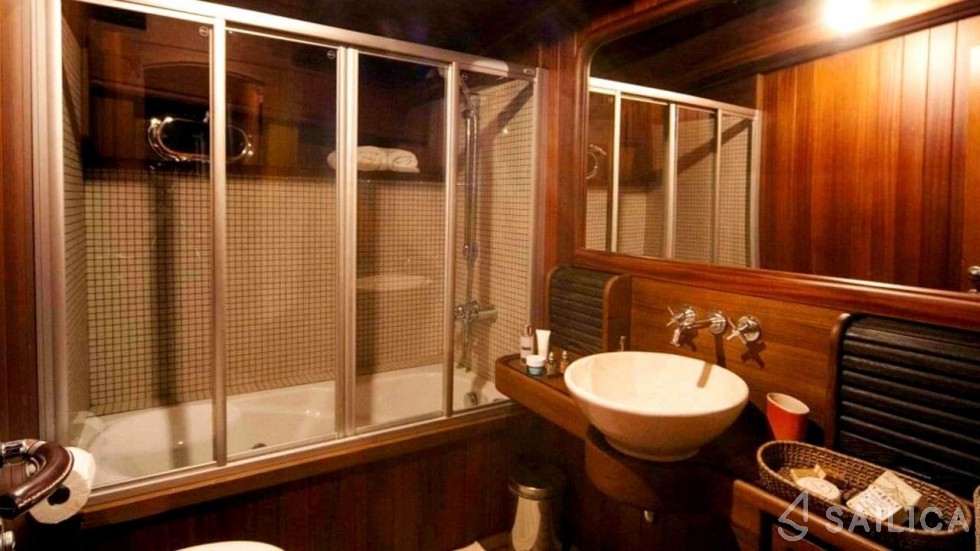 Gulet - Yacht Charter Sailica