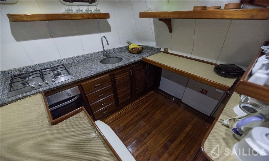 Gulet - Yacht Charter Sailica