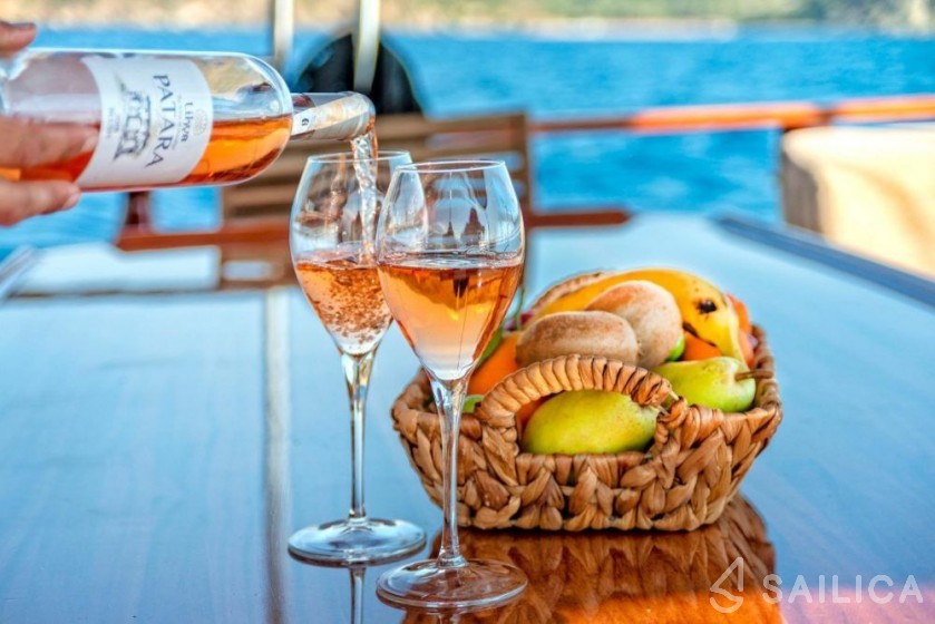 Gulet - Yacht Charter Sailica