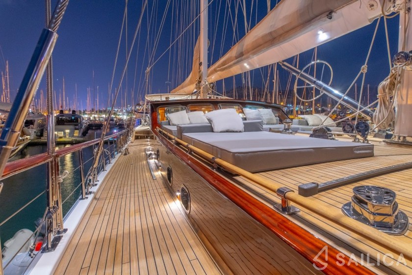 Gulet - Yacht Charter Sailica
