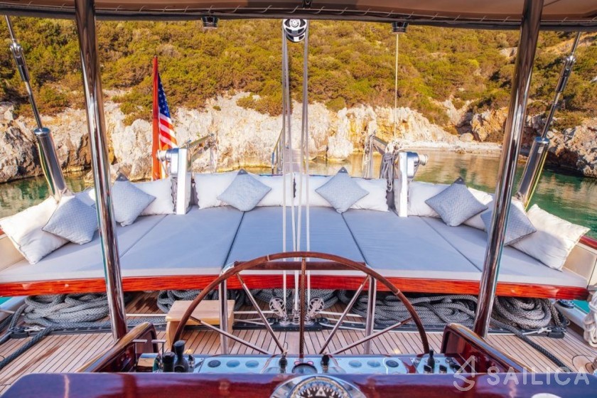 Gulet - Yacht Charter Sailica